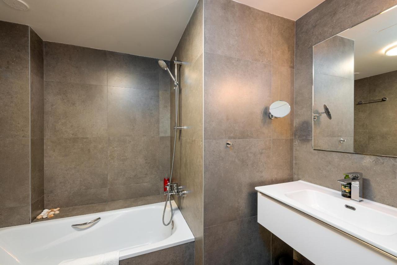 Luxurious Apartment With Sea Views Blue Suites B2-103 Manilva Eksteriør billede